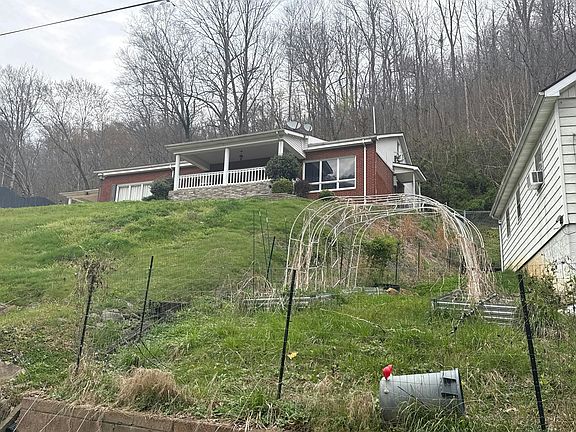 2nd image of 1 Evergreen Rd