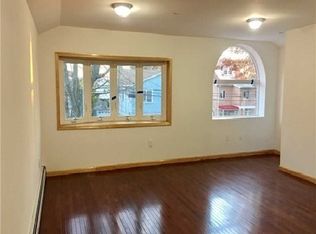 19611 42nd Ave, Flushing, NY 11358