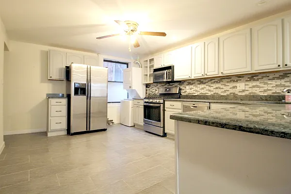 Rented by Elite NY Holdings | media 10