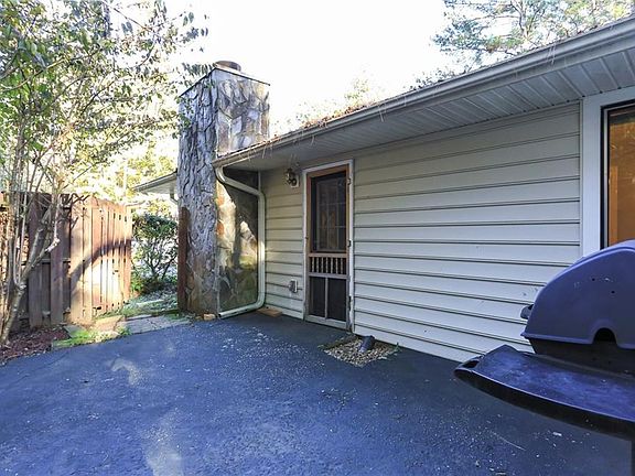 4th image of 5337 Darkwood Ct #B-14