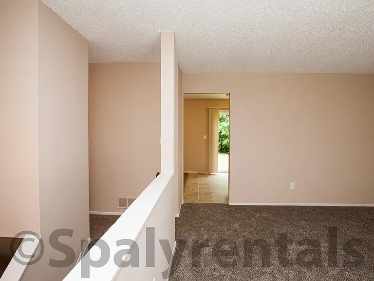 2136 Winewood Ave — Photo 4