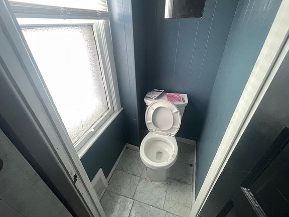 5th image of 6972 Worley Ave