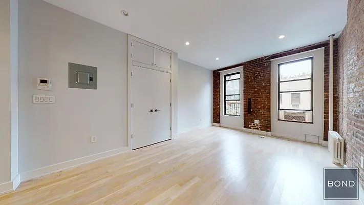 Rented by Bond New York | media 30