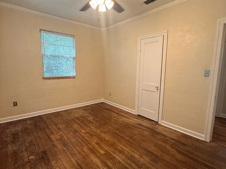 5725 E University Ave — Photo 19