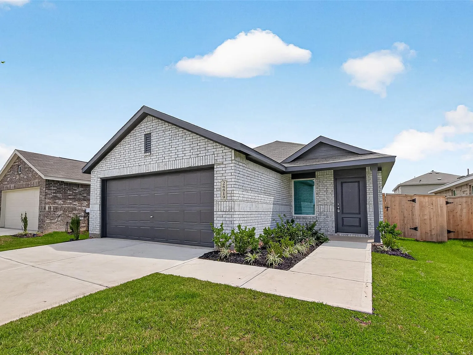 4 bed, 2.0 bath, 1656 sqft, $2,150 — Photo 3