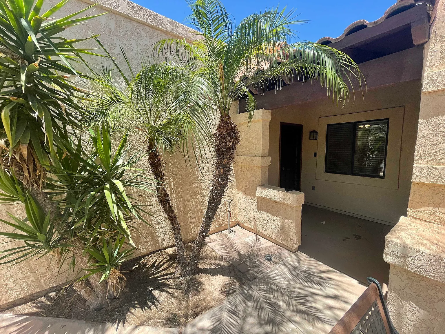 2 Bed 2 Bath Home With Private Pool — Photo 2