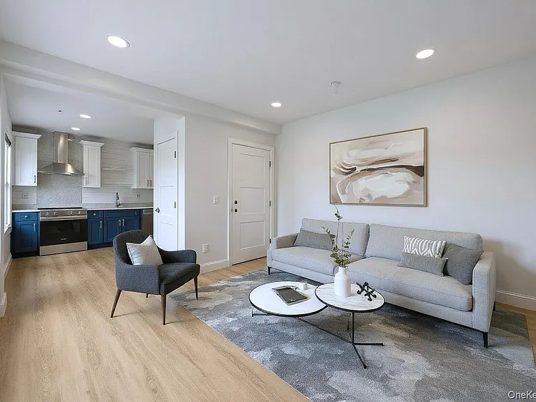 584 Main St #1 — Photo 6