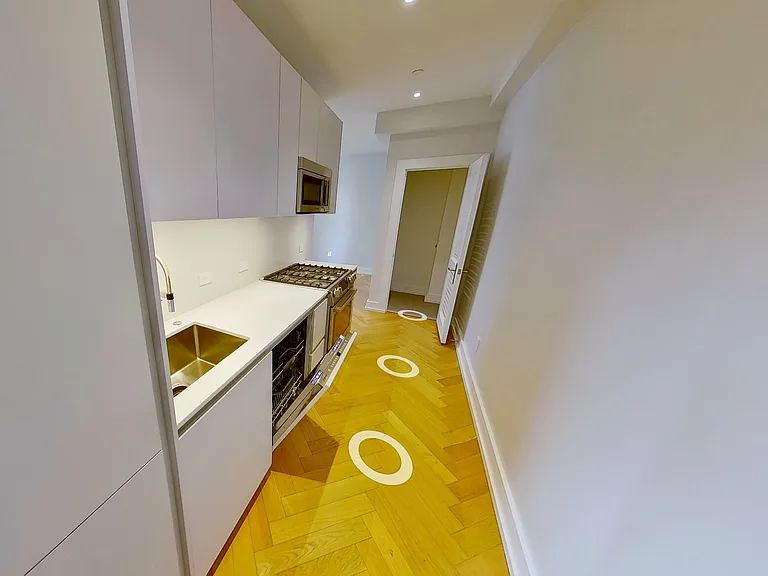 16 Forest St #4 — Photo 4