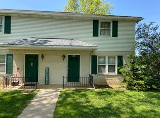 135 Oak Manor Dr, York, PA 17402