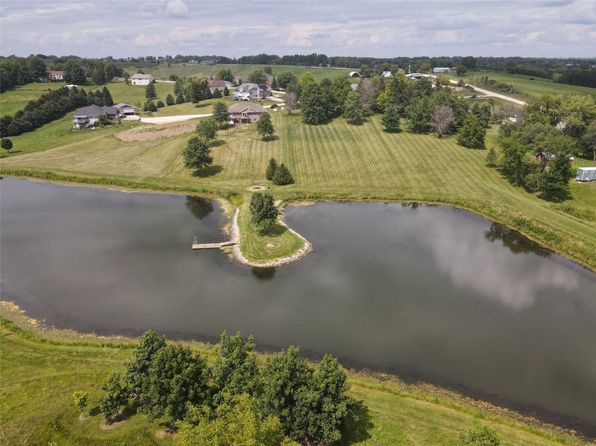 21853 98th St, Anamosa, IA 52205