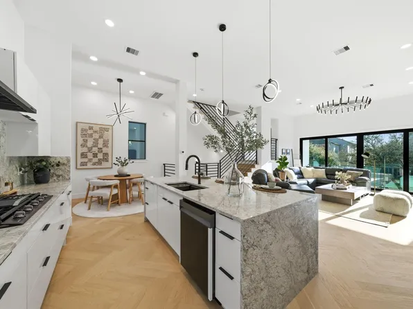 809 Memorial Heights Dr, Houston, TX 77007