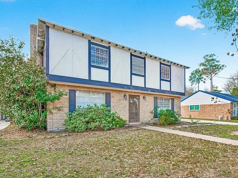 20211 Salzburg Ln — Photo 4