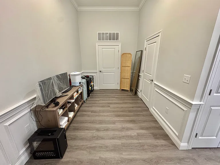 320 Middlesex Ave #D-405 — Photo 23