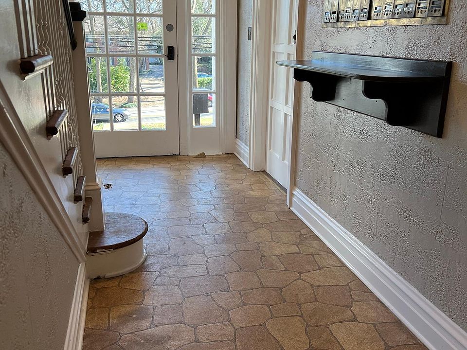 Foyer/Entry