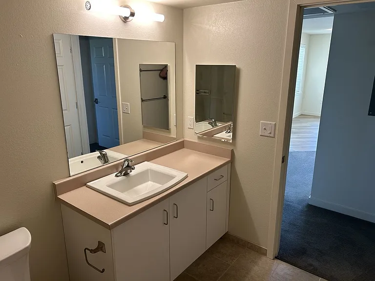 445 Southwest Blvd #8 — Photo 13