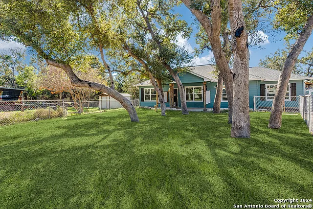3 bed, 2.0 bath, 1560 sqft, $2,150 — Photo 1