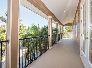 11970 5th St E, Treasure Island, FL 33706