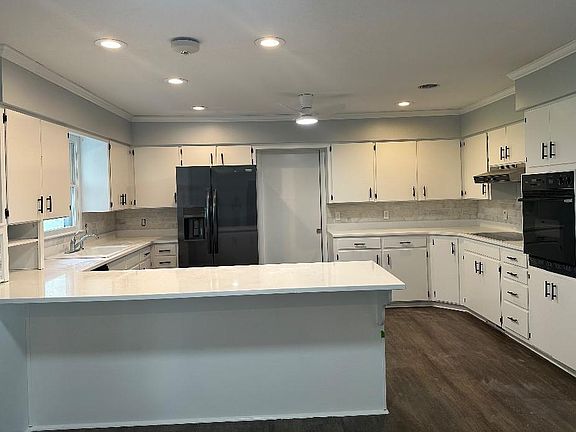 2nd image of 5 Twin Lakes Ct