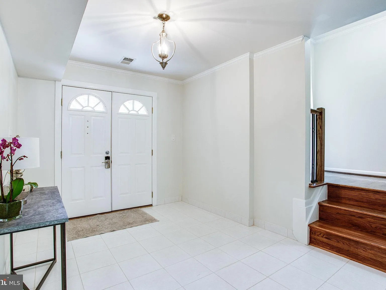 4 bed, 2.5 bath, 1526 sqft, $4,700 — Photo 3
