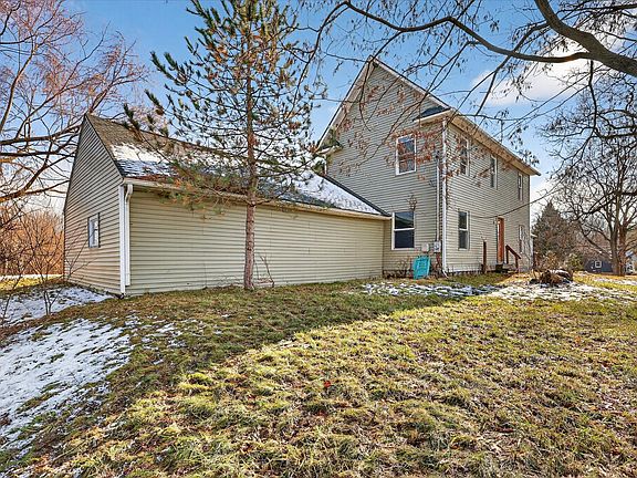 3rd image of 2328 Dean Lake Ave NE