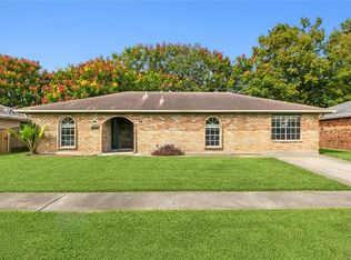 2100 Pelitere Dr, Chalmette, LA 70043