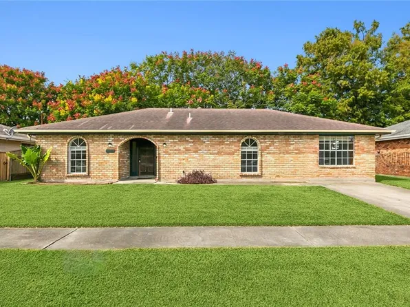 2100 Pelitere Dr, Chalmette, LA 70043