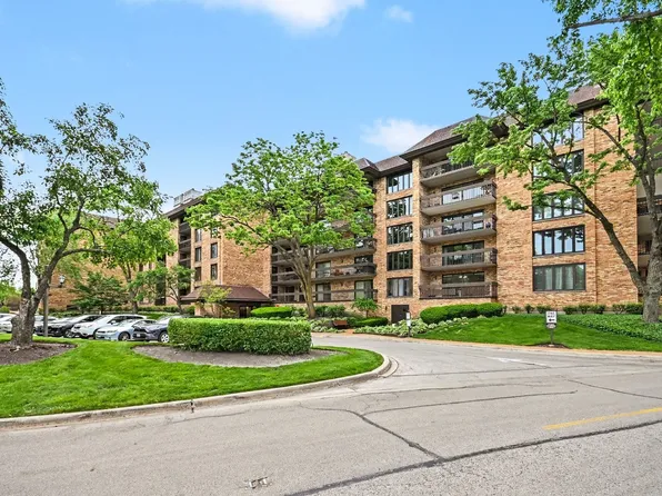 1671 Mission Hills Rd APT 201, Northbrook, IL 60062