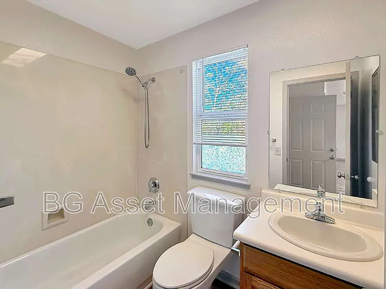 701 San Pablo Ave #10 — Photo 11