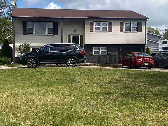 2nd image of 1604 Deer Hollow Drive