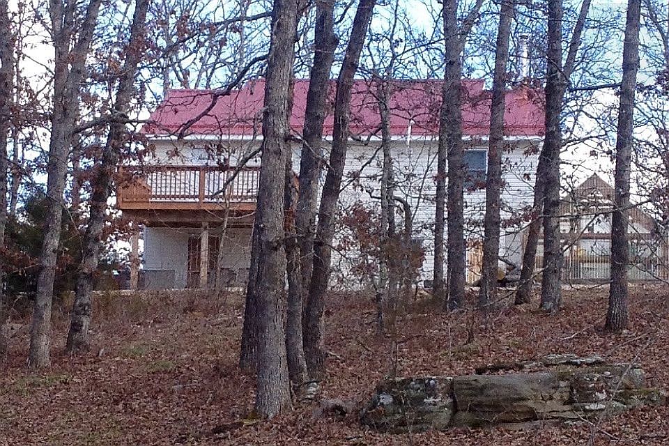 2nd image of 216 W Hickory Ridge Rd