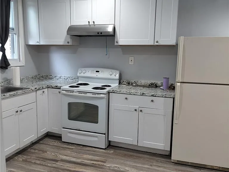 141 Grove St #1 — Photo 5