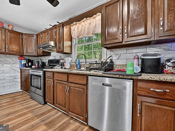2nd image of 388 Jones St #18-25