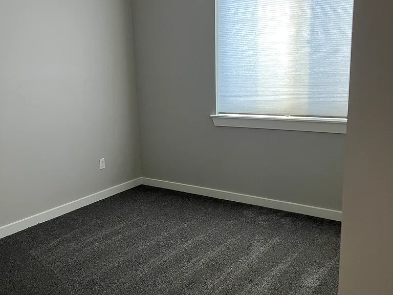 613 Peterson Pl #B — Photo 11