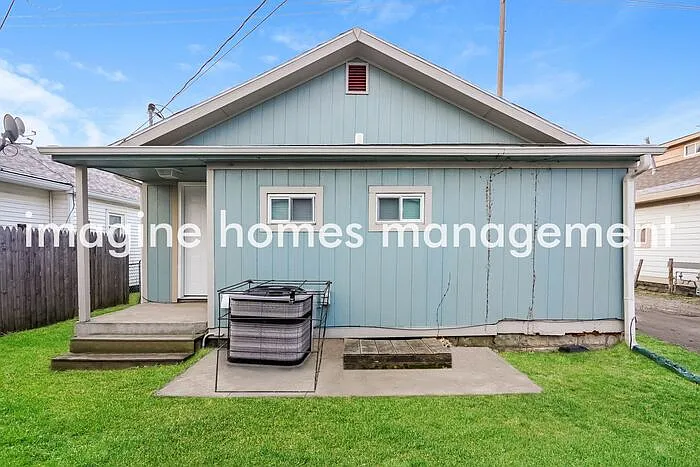 620 E Beecher St — Photo 11