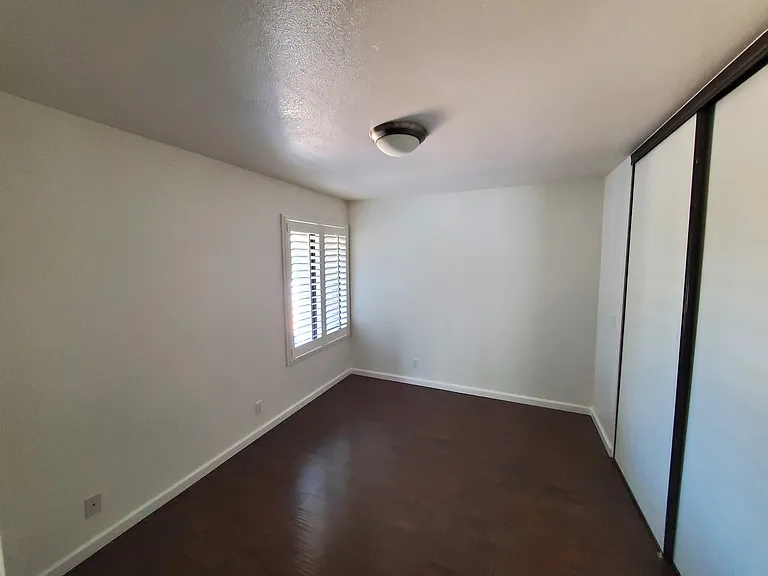 1159 E Plymouth St — Photo 19