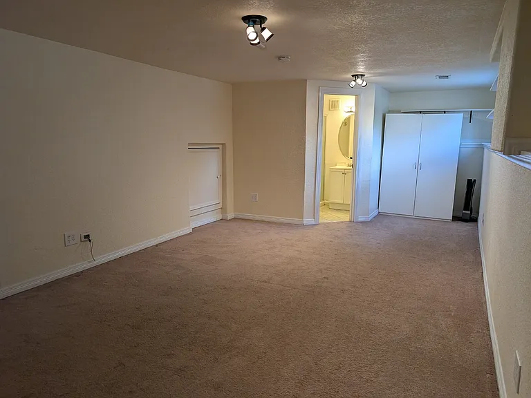 1175 E Dry Creek Pl — Photo 19