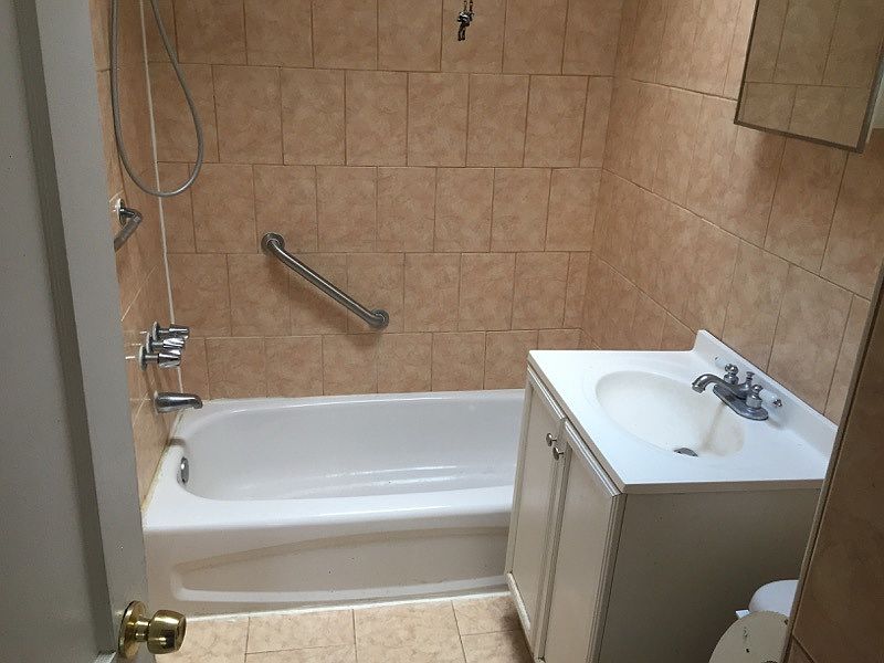 2nd image of 2106 S Lloyd St