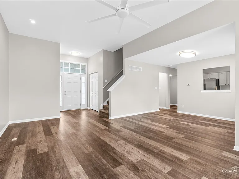 2225 Carpenter Ave — Photo 6