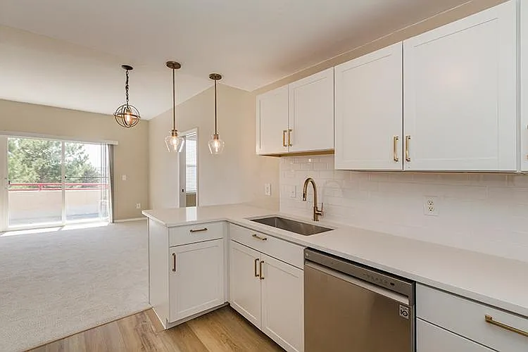 5240 S Shalom Park Cir — Photo 6