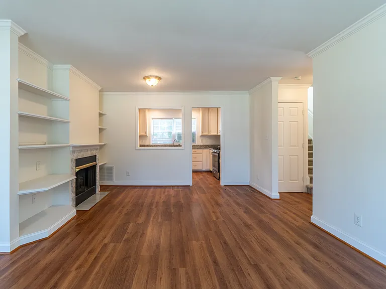 101 Windsor Gate Ct — Photo 5