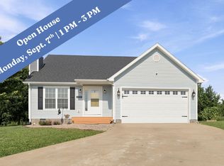 520 W Classic Village Ln, Mt Sterling, KY 40353