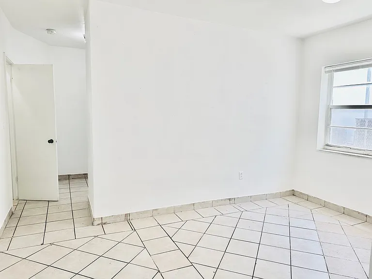1604 Bay Rd — Photo 11