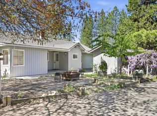 200 Humberd Ln, Grants Pass, OR 97527