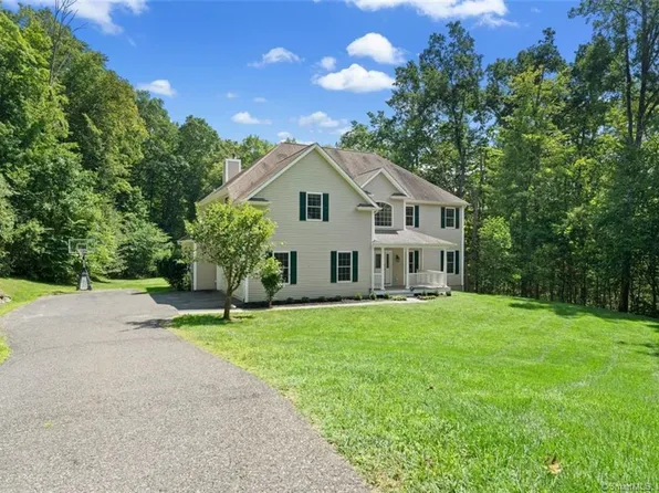 19 Walnut Ridge Road, New Fairfield, CT 06812