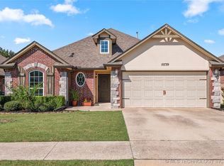 10739 Masters Cir, Jenks, OK 74037