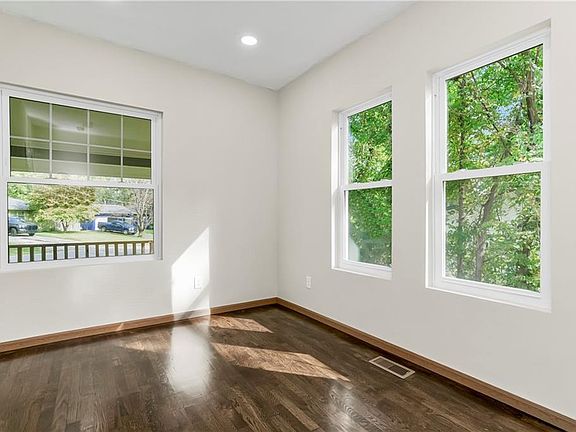 4th image of 5011 Welborn Ln