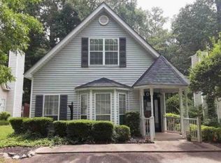 102 Woodcreek Dr, Greenwood, SC 29649