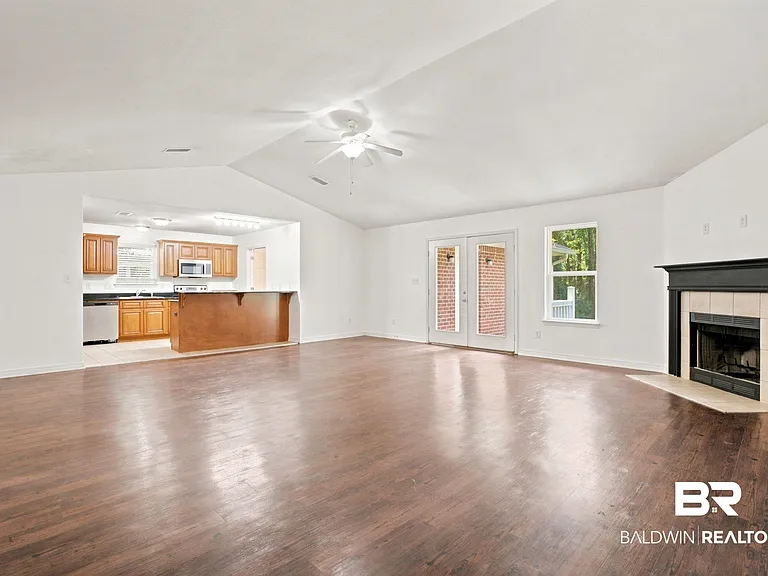 905 Ryan Ave — Photo 6