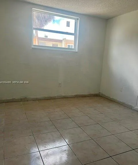 666 W 81st St #103 — Photo 12