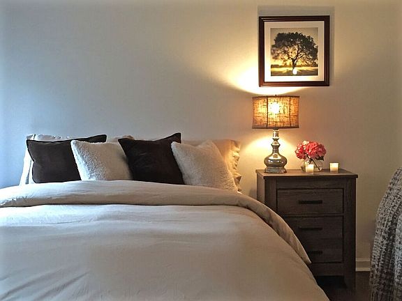 2nd image of 58 W 58th St APT 18D